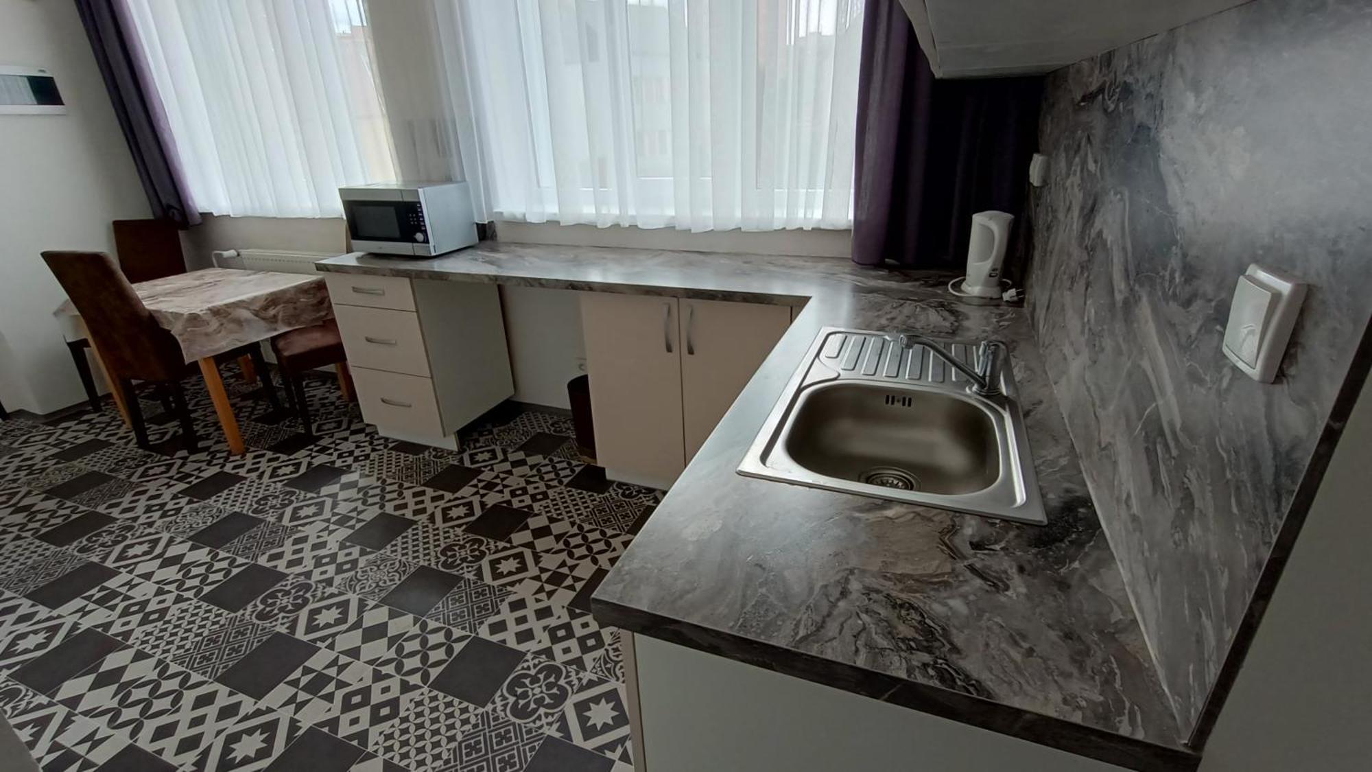 Apartments Gato Karlovy Vary Stara Role Esterno foto