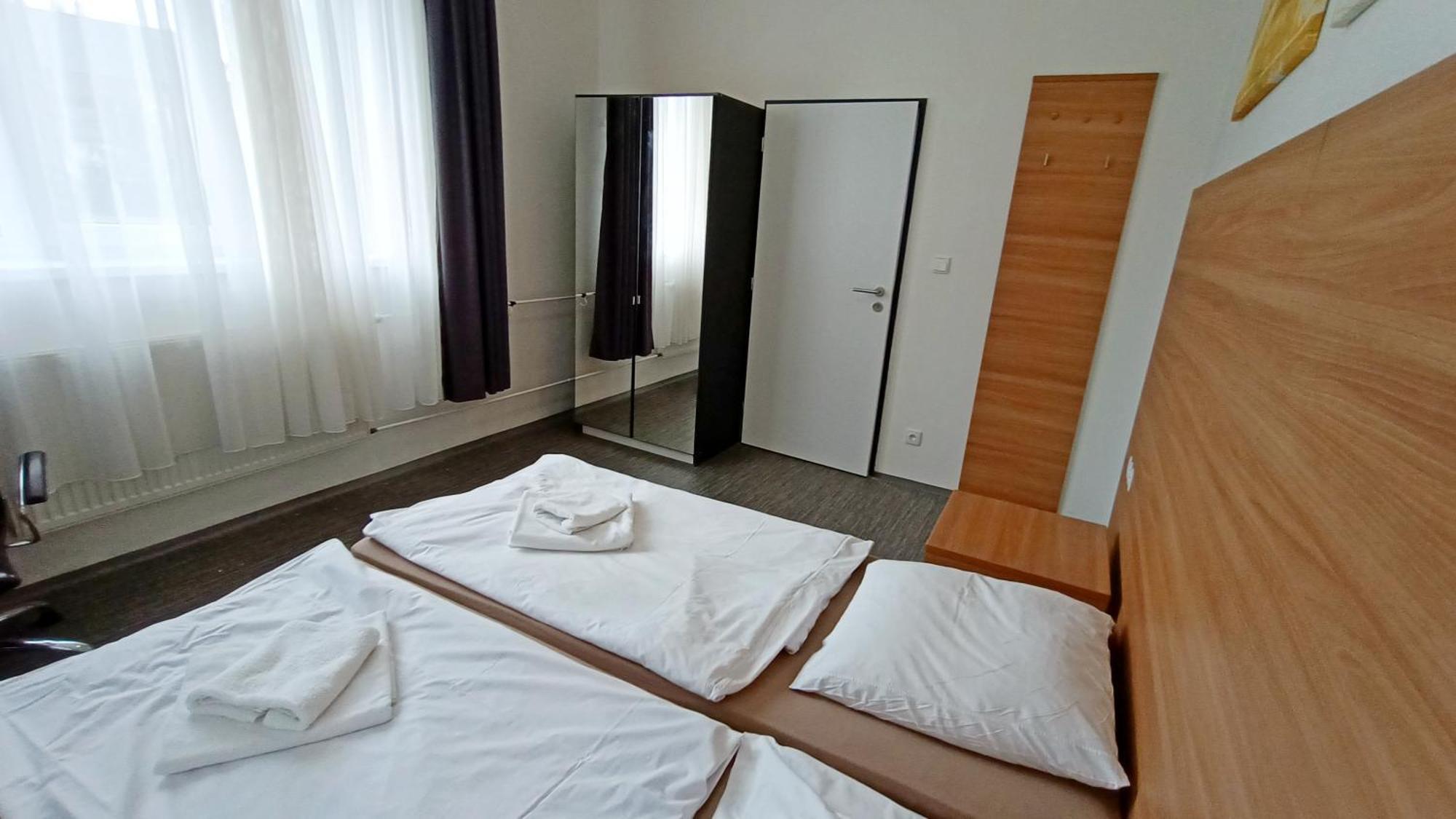 Apartments Gato Karlovy Vary Stara Role Esterno foto