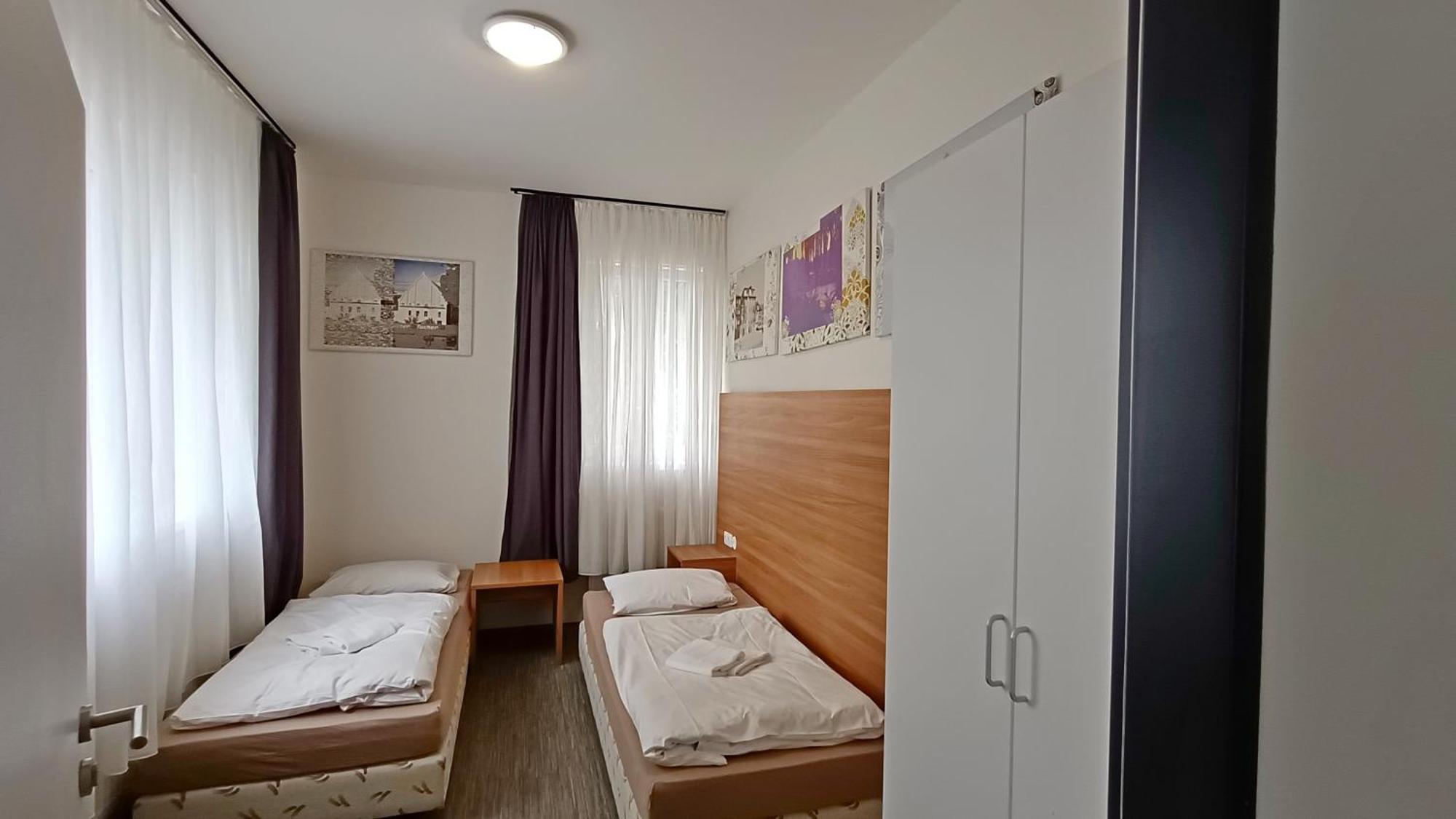 Apartments Gato Karlovy Vary Stara Role Esterno foto