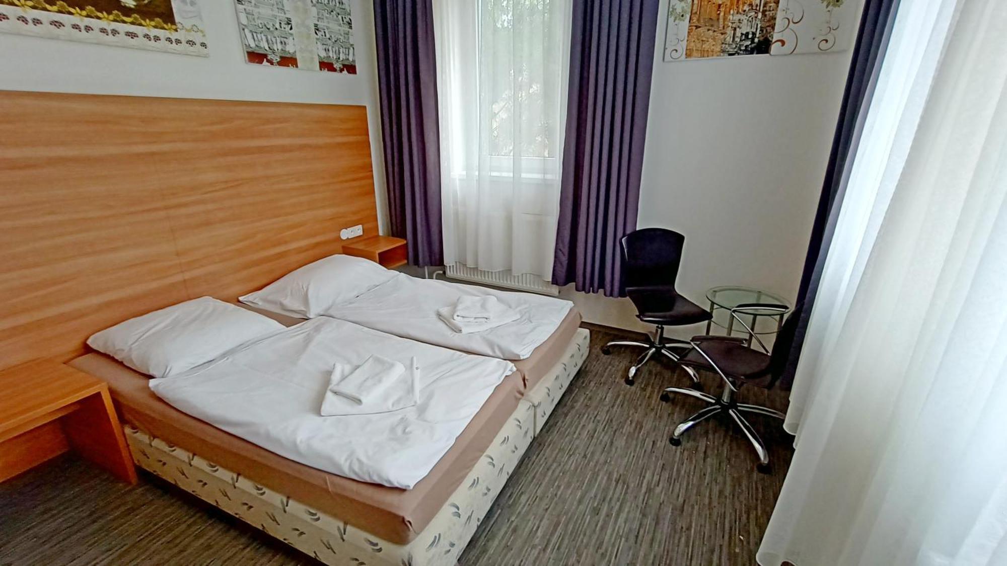 Apartments Gato Karlovy Vary Stara Role Esterno foto